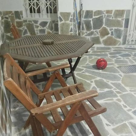 Central Town House 60M2**** Piraeus Bagian luar foto